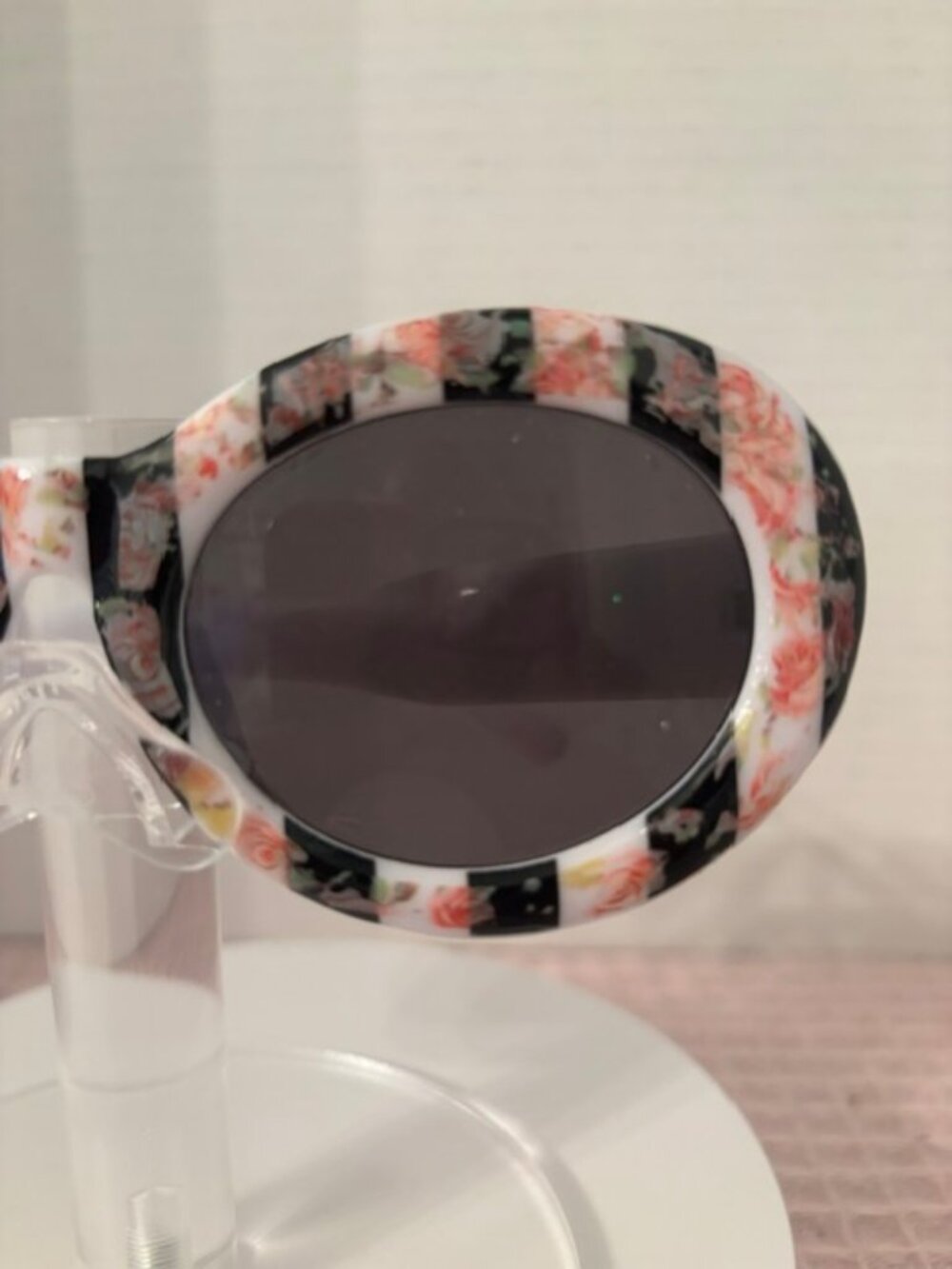 Original One-of-a-Kind Sunglasses. - Picture 3 of 4